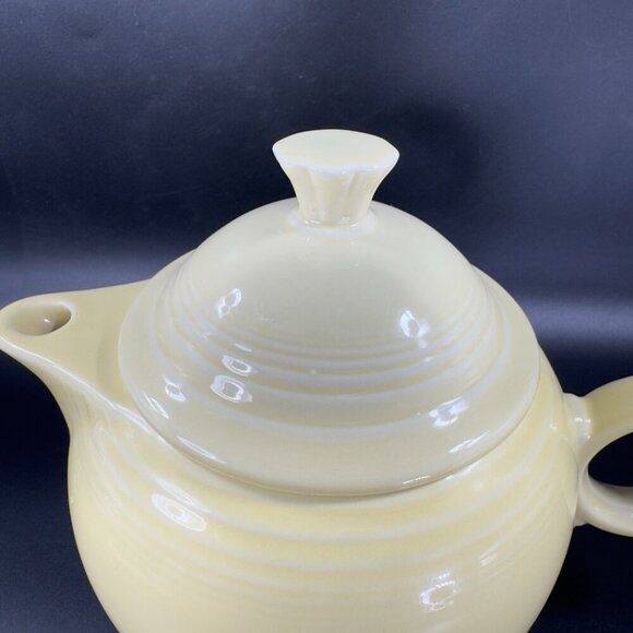 Fiesta Light Yellow Teapot Carafe Homer Laughlin USA Ceramic With Lid Marked VTG - Picture 12 of 14